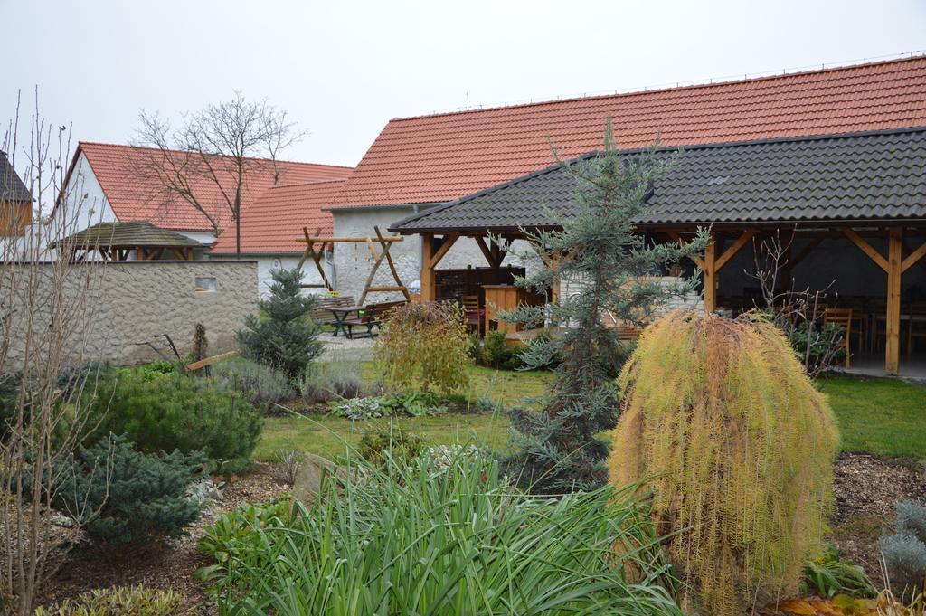 Hotel Statek 3 - Wellness & Spa Hluboká nad Vltavou Exterior foto