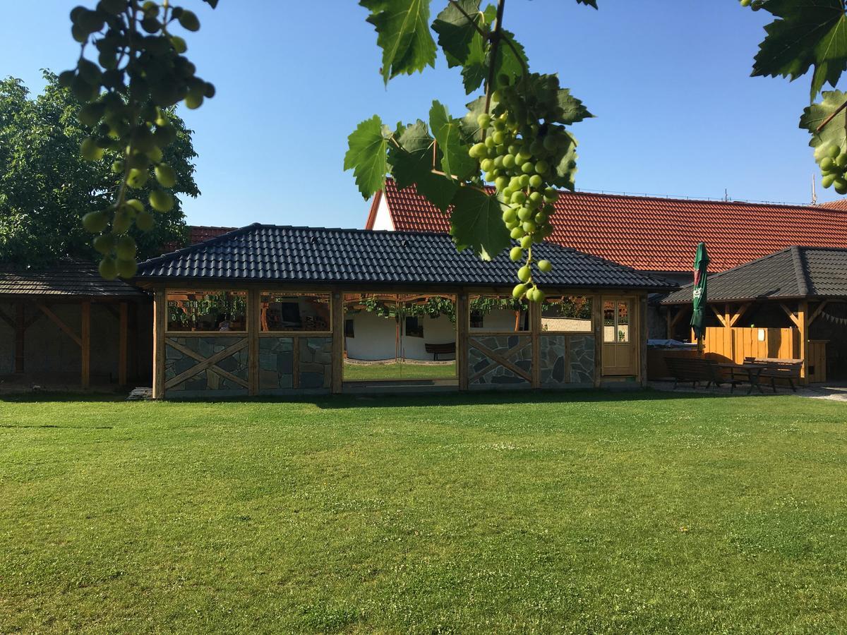 Hotel Statek 3 - Wellness & Spa Hluboká nad Vltavou Exterior foto